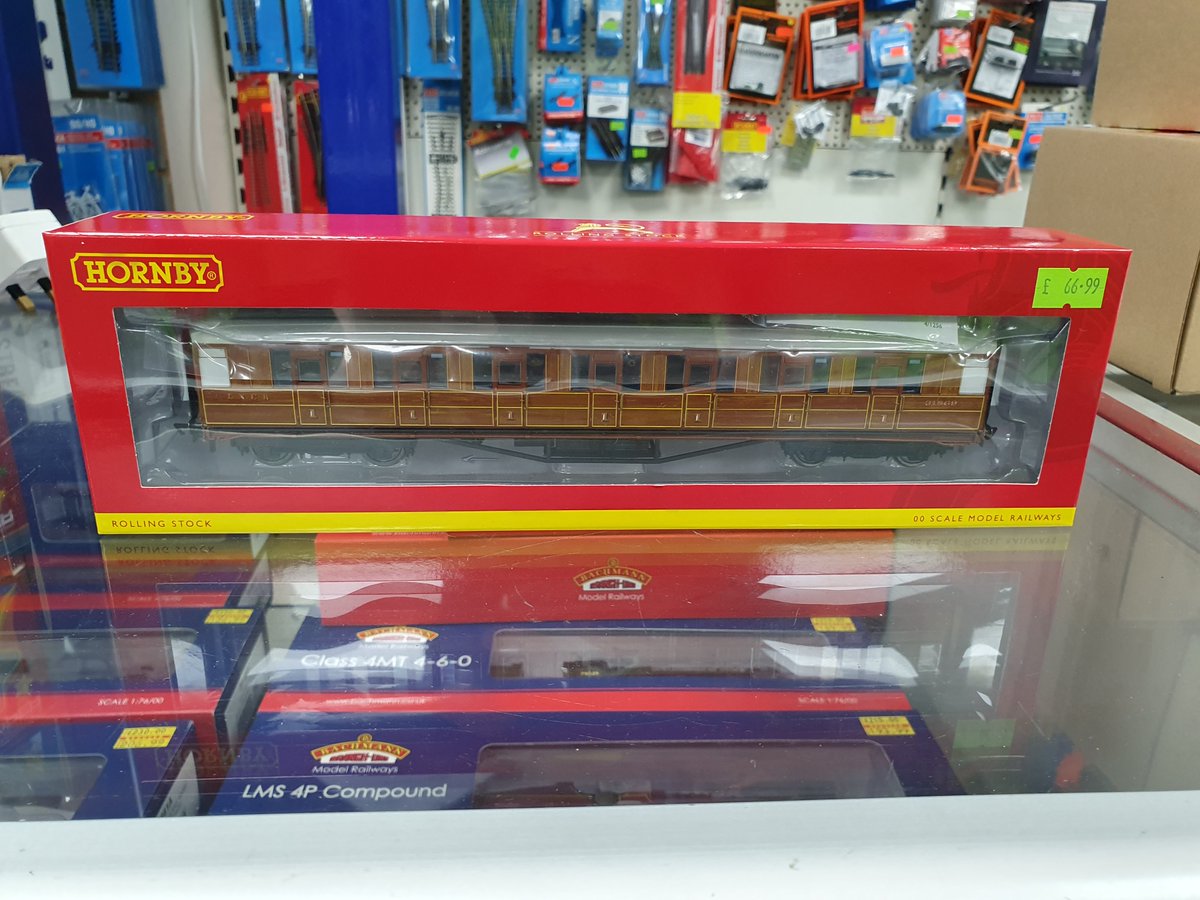 ModelWorldKent's tweet photo. *NEW STOCK*
LNER 61'6" Gresley Corridor First - Era 3
We now have in stock this 1:76 Scale 00 Gauge Passenger Coach.
Pop in store or call us on 01795 410630 for more information.
#hornby #hornbytrains #modeltrains #railway #trains #00gauge #passengercoach #modelworld #shoplocal https://t.co/imkiOGHD8T