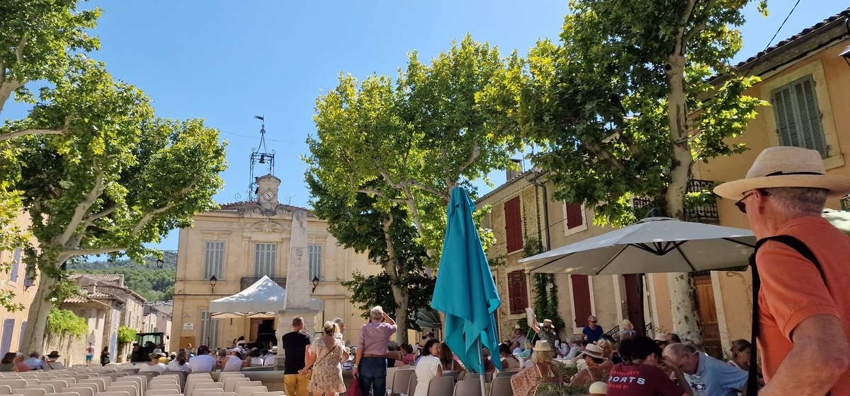Les ensembles en résidence, pépites de demain, ont une nouvelle fois enchanté le public ce 15 août au festival <a href="/PianoLaRoque/">Festival Piano</a>, entre concerts impromptus sur les places de la vieille ville et récital au parc Florans. Une initiative soutenue par notre Fondation d'entreprise. 🎶