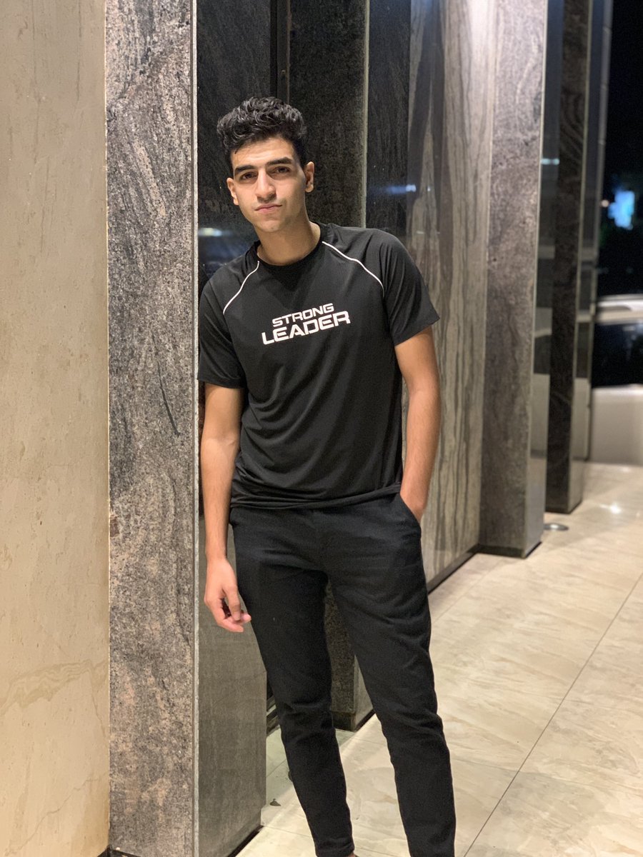 alwas3m's tweet photo. يدوب بس لمحتها وشي نور ازاي 🤷🫶 https://t.co/qLt1eiXVGo