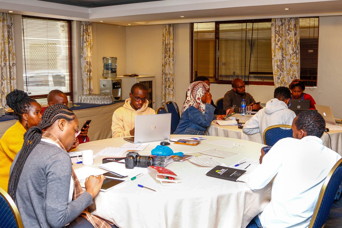 Wanavijiji_sdi's tweet photo. The inaugural day of the @WeAreVCA communication training workshop has commenced in Nairobi. This training is dedicated to the art of amplifying local voices and solutions, as well as enhancing the visibility of #ClimateChangeStories
#WeAreVCA https://t.co/msnGYcLYh2