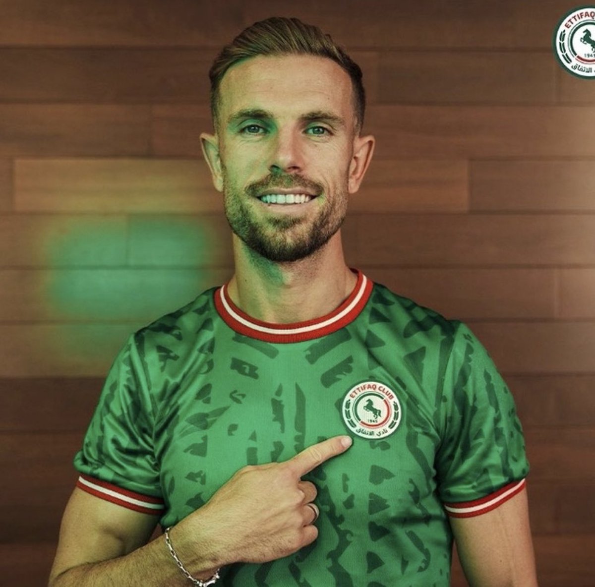 🇸🇦 Saudi Arabian teams have been scooping up some of the worlds best talent but which of them have got the best squad ?

🟡🔵 Al-Nassr:
🔝 Cristiano Ronaldo
➖ Mané
➖ Brozović
➖ Fofana
➖ Alex Telles
🔜 Luis Alberto (Lazio)
🔜 Aymeric Laporte

🔵⚫️ Al-Hilal:
🔝 Neymar
➖