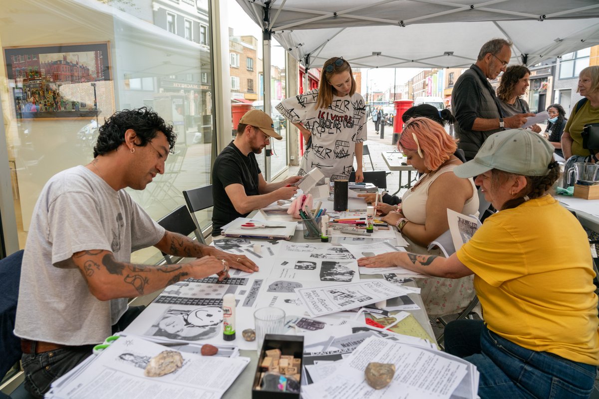 growyourown_ohp's tweet image. Some pictures from our zinemaking workshop at @PEER_UK . Thanks to @BishopsgateInst /@ArchivesHackney for the materials and @assemblagecoll1 for leading us. Photo credit: Sam Nightingale