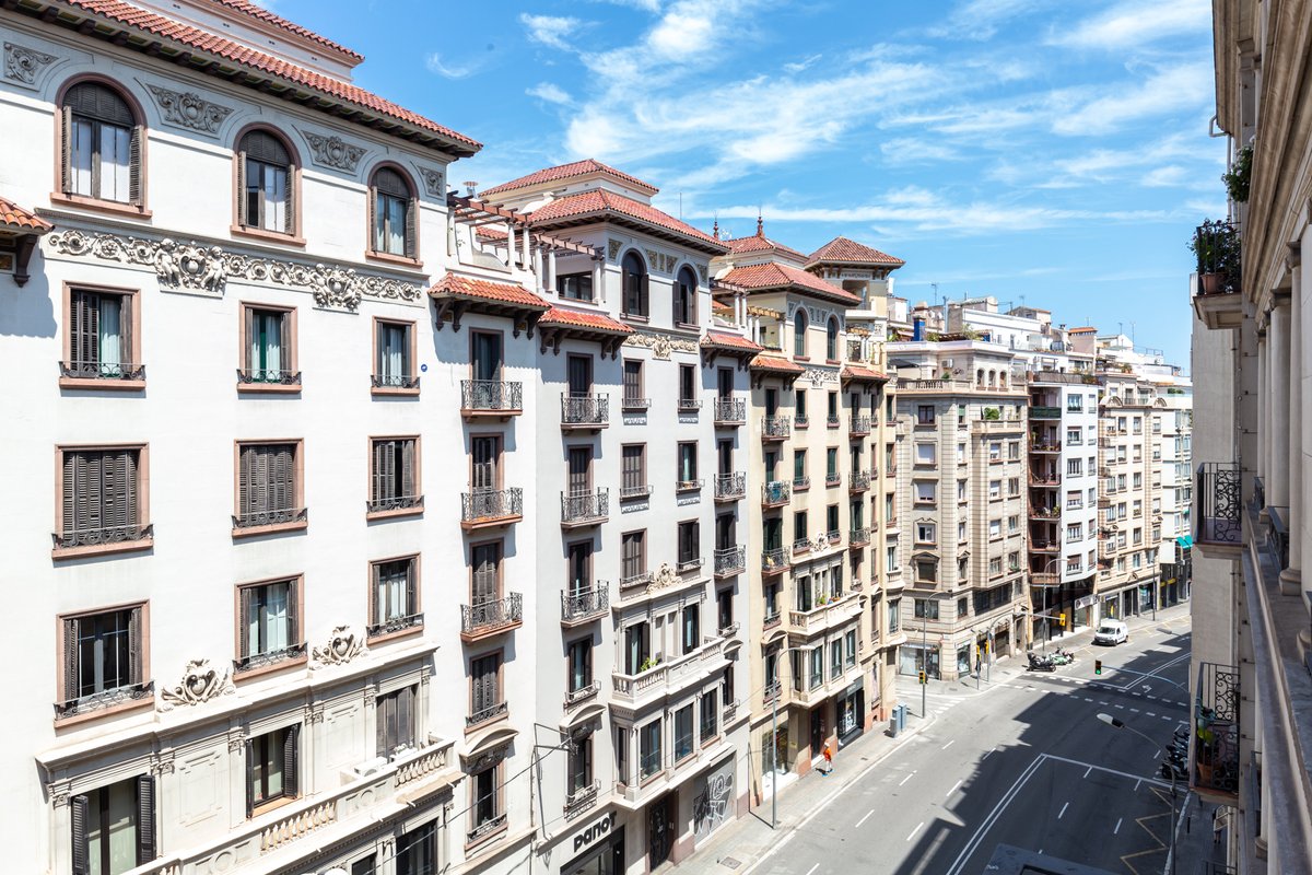 Fantastic sunny flat of 185sqm in the neighbourhood of #SantGervasi

🏢 185 sqm
🛏️ 6 bedrooms
🚿 2 bathrooms
➕ Royal estate with concierge, lift and freight lift.

👉ow.ly/zSul50PrFpI
🎥n9.cl/fcix1i