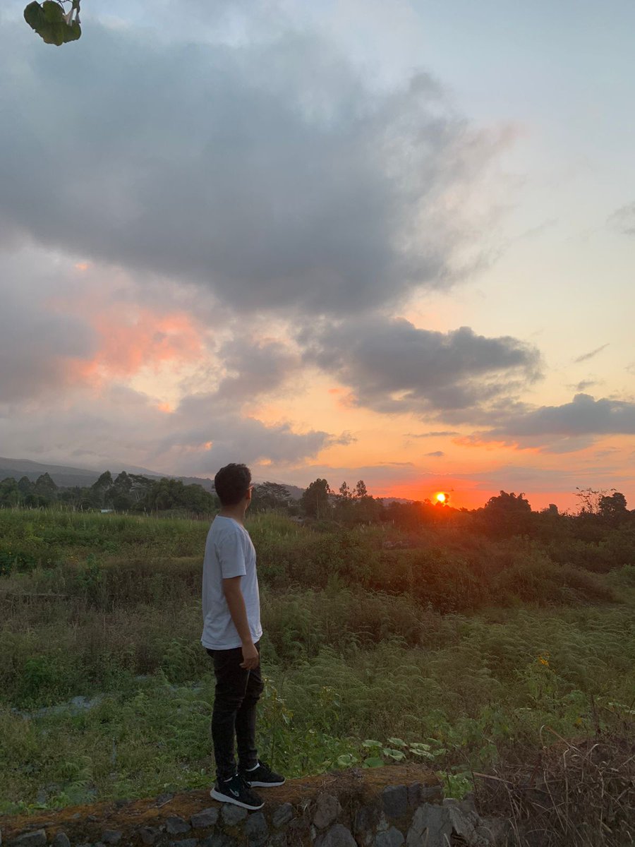 u3wi_'s tweet photo. 📍Somewhere in sembalun https://t.co/WHl39biFlI