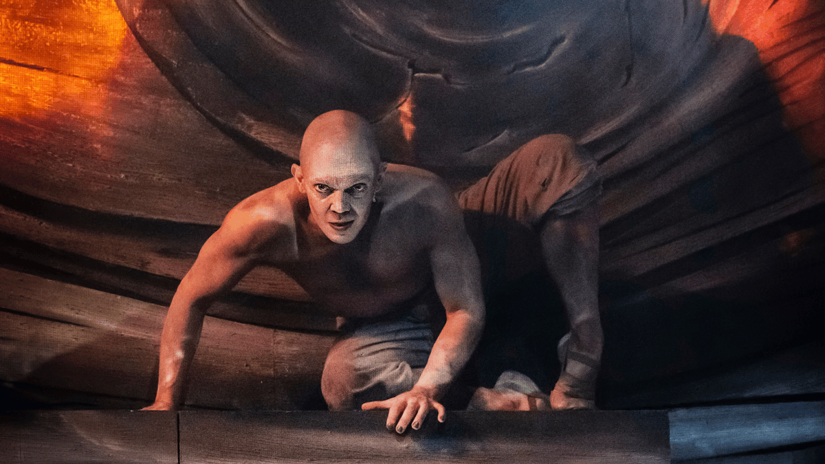 We can't process how EPIC Matthew Bugg's performance is 🤩 'Matthew Bugg's Gollum, climbing the timbers of the theatre, is a triumph' ⭐️⭐️⭐️⭐️⭐️ (Mail on Sunday)

Book now at watermill.org.uk/the-lord-of-th… 🎟