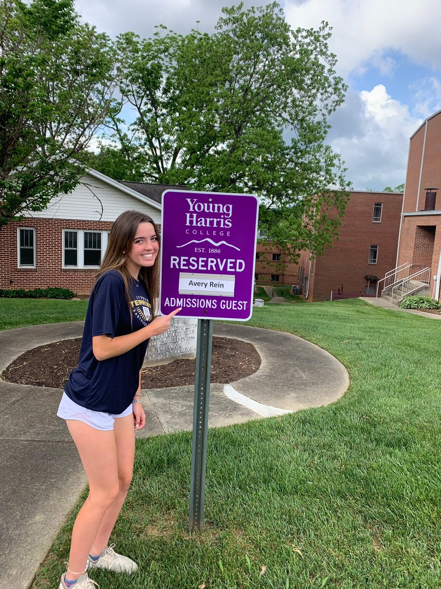 AveryRein10's tweet photo. I am beyond blessed to announce my commitment to Young Harris College! Thank you to my coaches, teammates, and family for the constant love and support. And thank you to @JessieHomesley for this opportunity. Let’s get to work and #defendtheden 💜💜💜
@gapowerholland @YHC_Softball https://t.co/lZCbyygxk8