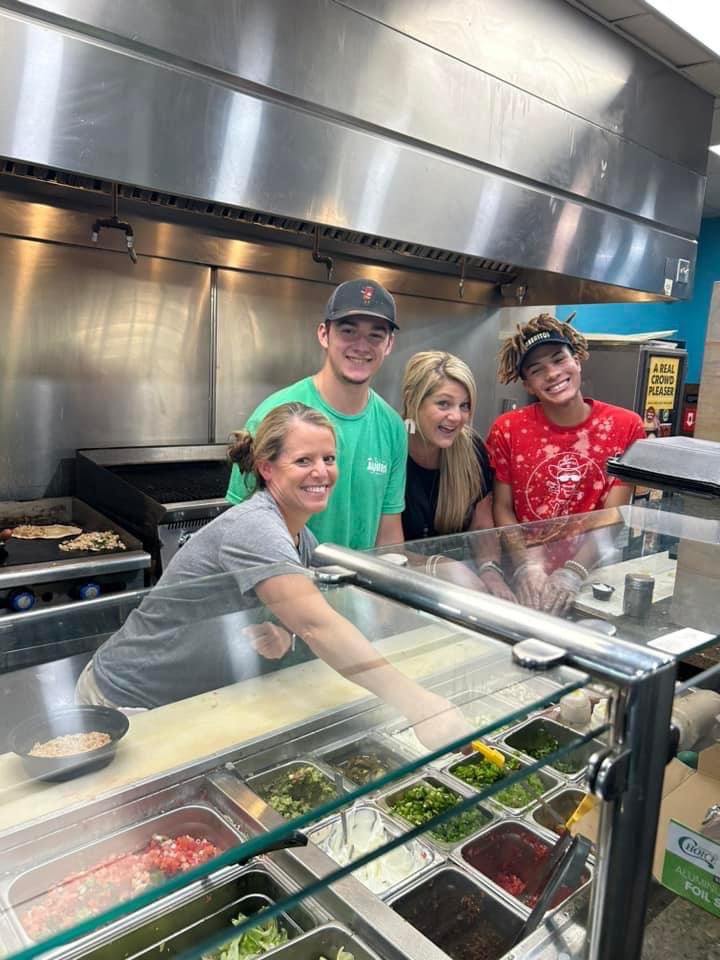 Lake Ridge Spirit Night was so much fun! And look who was serving up the food…our wonderful Ms. Counts and Ms. Gurley! <a href="/LakeRidgePTA/">Lake Ridge PTA</a> #ourteachersrock