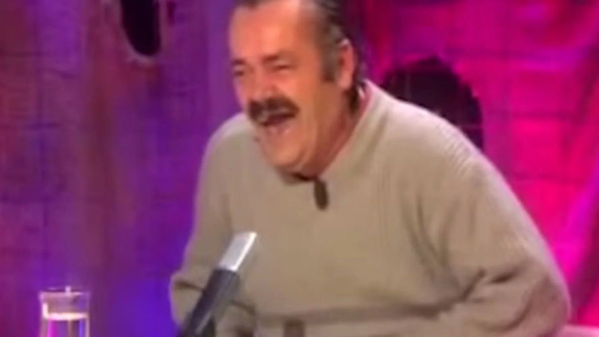 AdanGiraldez's tweet photo. En La Ruleta de la Suerte ha pasado esto:

Pista: "Esos pequeños placeres"

El panel: "Levantar la persiana del dormitorio y ver el mar"

El tío a punto de ganar 1.900€: "Levantar la persiana del dormitorio y ver el bar"

Yo: https://t.co/43MTgcrrui