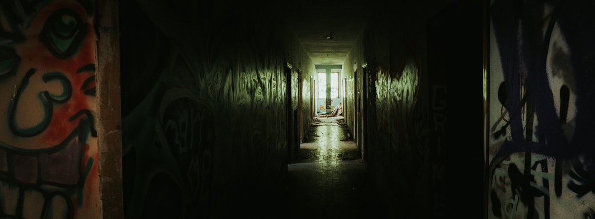 Urbex at it finest in an abandoned resort in Northern Italy with some close friends 
#urbex #urbanexploring