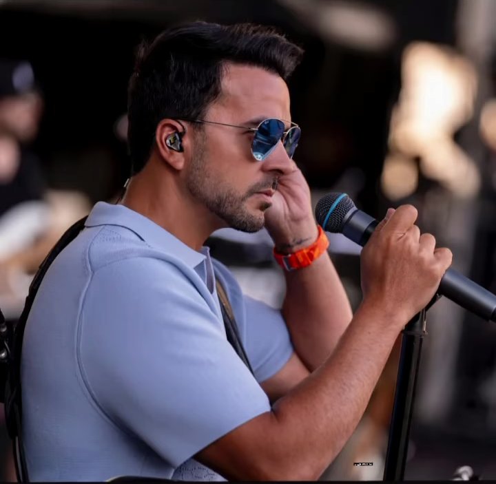 Nancyesfonsi's tweet photo. Mi Dios en la tierra😍
@LuisFonsi

@Fonsisangels https://t.co/XWbXPxRSDp