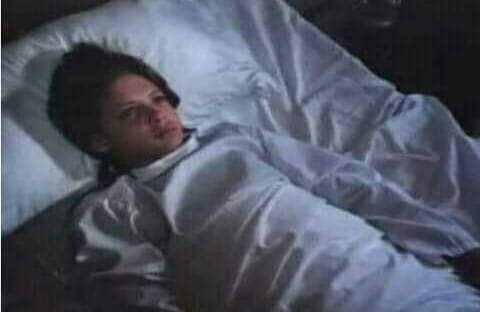 nxstypxet's tweet image. Yo en las mañanas tratando de descifrar los mensajes ocultos de mis sueños