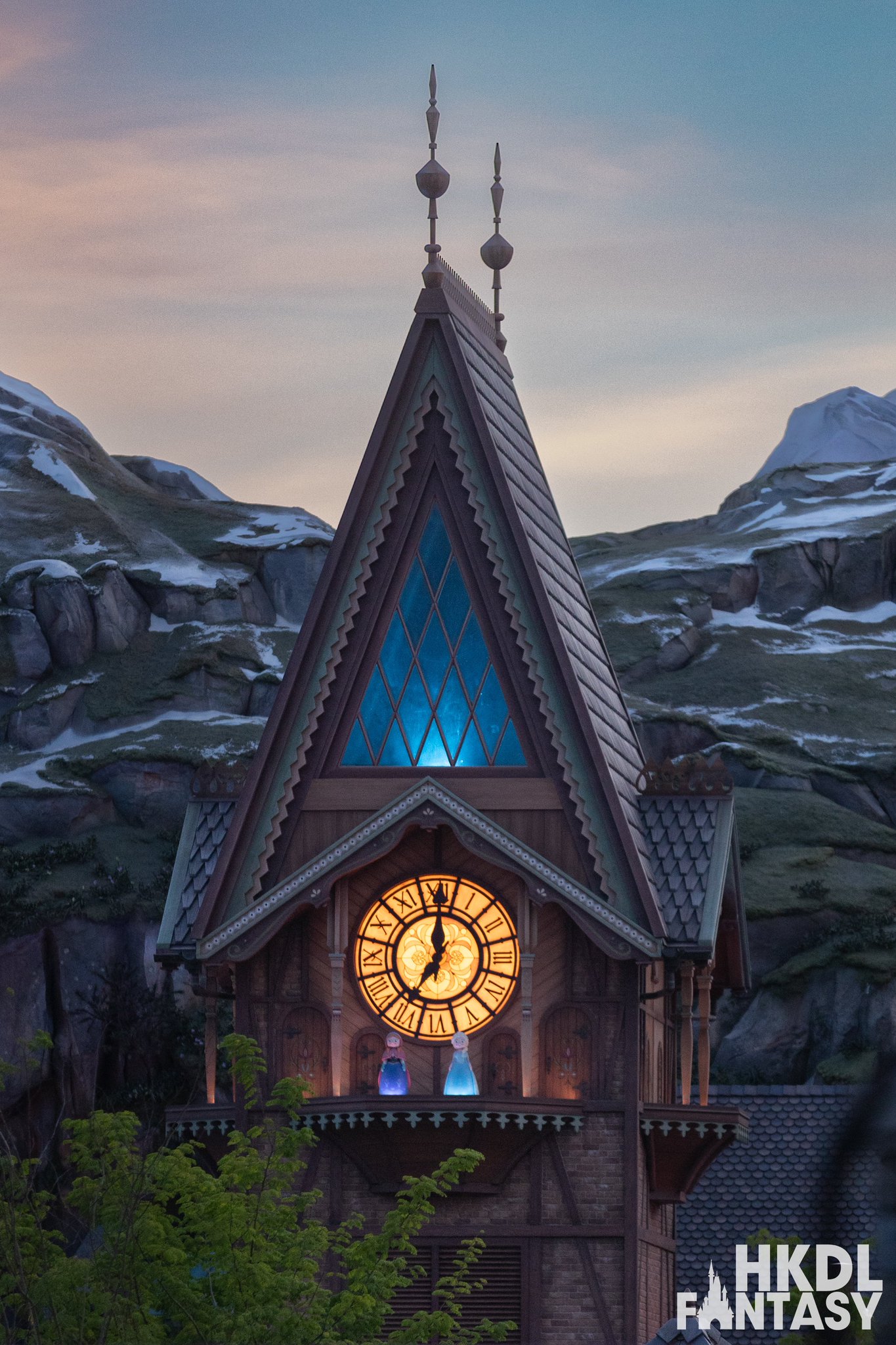 FROZEN GODEVA 香港ディズニーランド ワールド・オブ・フローズン | 香港ディズニーランド・リゾート