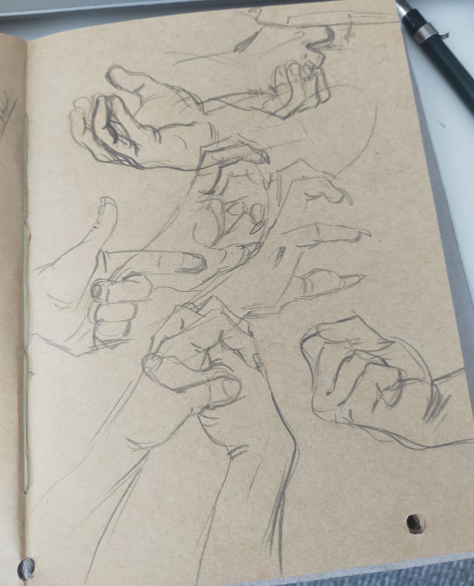 The_Elefy's tweet photo. This week sketches (mostly anatomy practice) https://t.co/j8yMeoD4H4