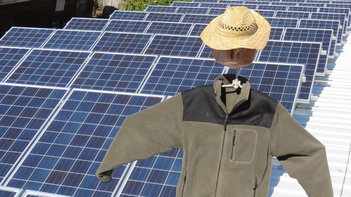 PepcoConnect's tweet image. Happy National #TellAJokeDay! Why did the scarecrow win an award? Because he was outstanding in his field of solar panels! Share your favorite energy-related jokes in the comments below! ⚡️☀️️ #EnergyHumor
