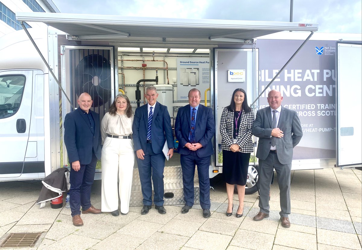 @SLCek is delighted to be hosting the new Mobile Heat Pump Training Facility ♻️

The @TheDailyRecord tells the story of the launch, which took place earlier this month right here on campus in the presence of @GraemeDeyMSP ⬇️

dailyrecord.co.uk/in-your-area/l…

#OurSLC I #NetZero