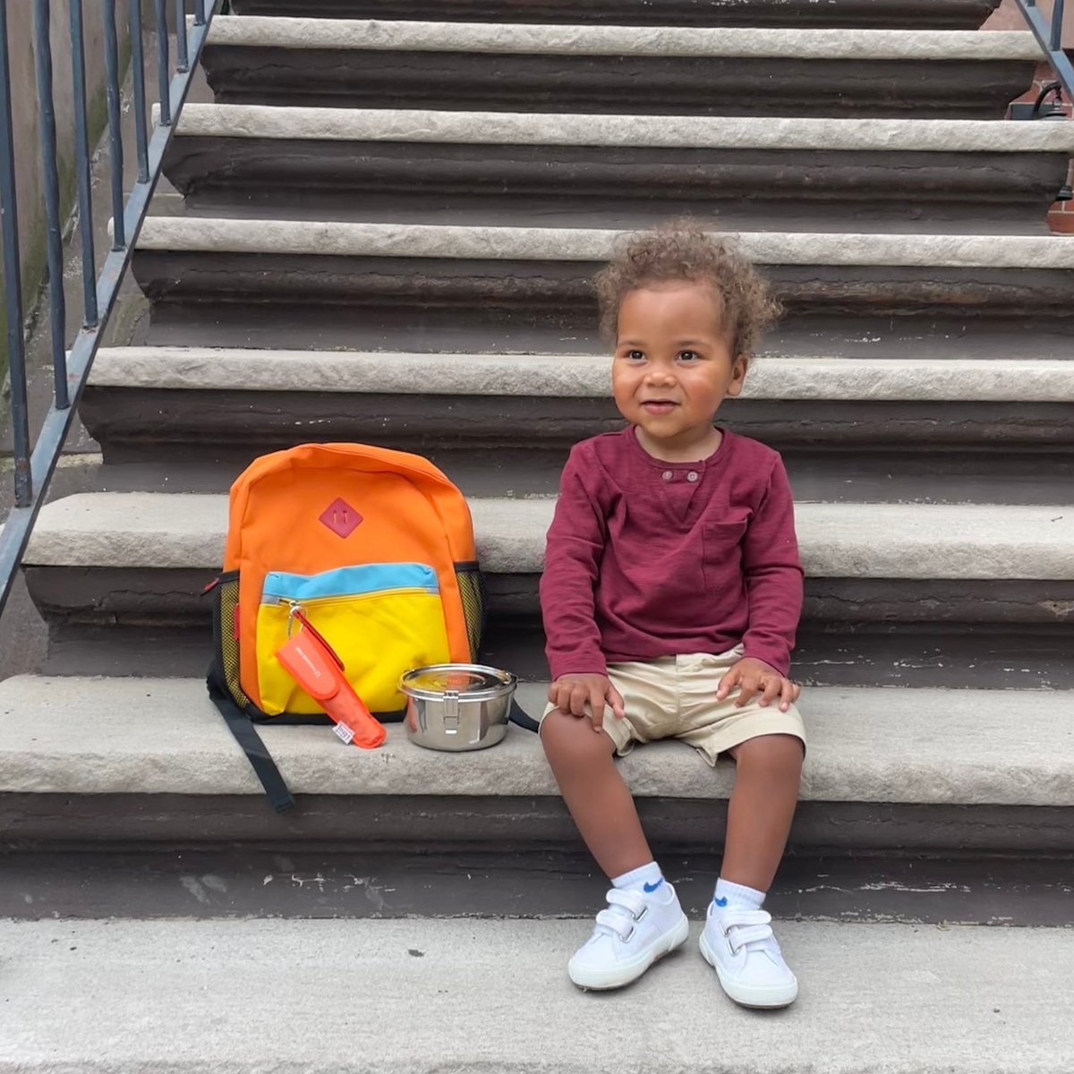 Package Free tweet media