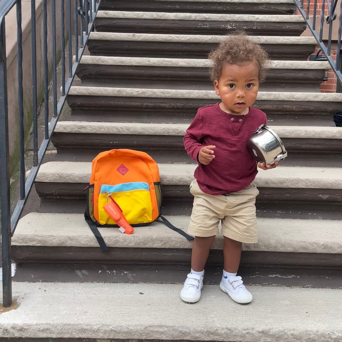 Did you know that the average student produces 67lbs of trash per school year during lunch? 

Integrating sustainable habits in your little ones daily routine is as easy as replacing plastic tupperware with our stainless steel containers and using our Reusable Bamboo Cutlery Set!