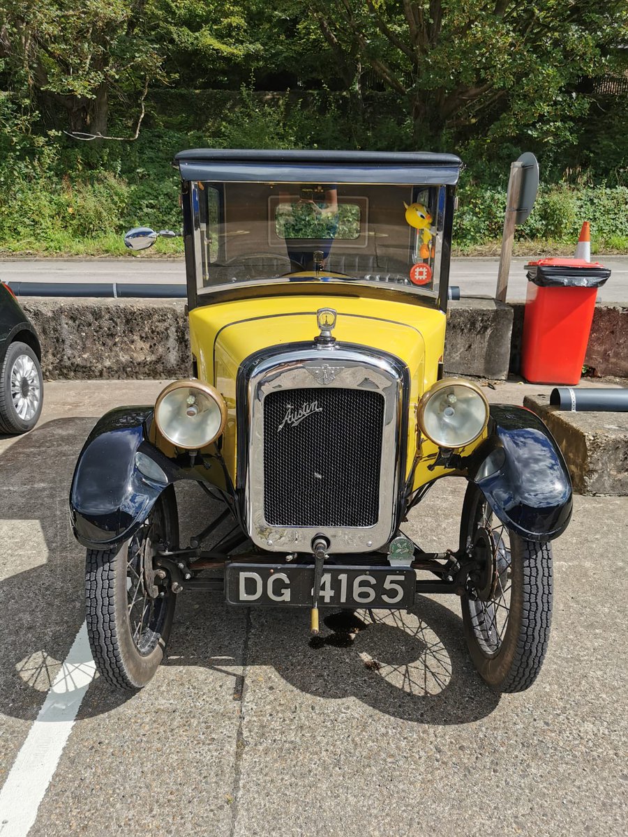 car_british's tweet photo. 🚗🚙 #InTheCarPark Today🚙🚗
These two stunning little Austin 7s arrived together. Complete with additional passengers 🐸 🐥
#classiccars #austin7 #austinseven https://t.co/F1keCbn8Pe