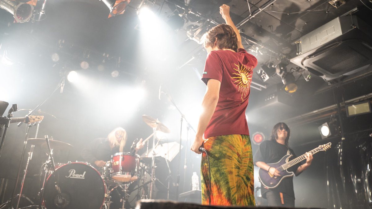 OMTevent_info's tweet photo. ⑥谷本貴義【SPECIAL GUEST】
1.Dragon Soul
2.君にこの声が 届きますように
3.獣拳戦隊ゲキレンジャー
4.未確認飛行船
5.Break the chain
6.空・前・絶・後 Kuu-Zen-Zetsu-Go
#ASP3 https://t.co/vBm3fDGZDW
