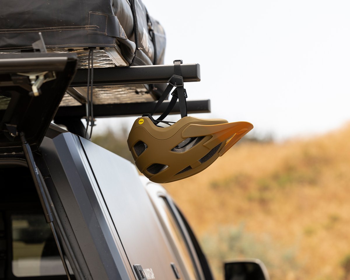 Get cool comfort with the all-new Roost helmet 💨

Twelve oversized, head-cooling vents and an intuitive rear height adjustment system let you think less about how your helmet feels and more about the trail.

Learn more → brnw.ch/21wBGg5

#TackleAllTrails #RideUnleashed