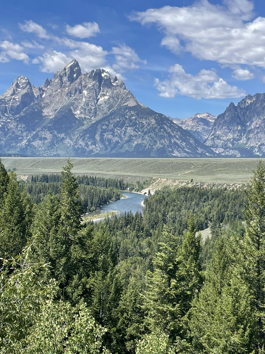 Good morning Folks ☕️☕️ Look at these big rocks in Wyoming #grandtetonnationalpark