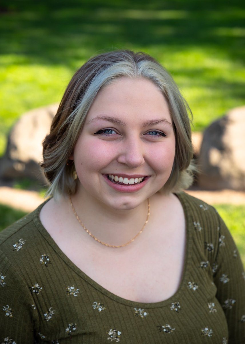 s_d_sea's tweet photo. A little sneak peek from this past weekend’s #SeniorPortrait session with this lovely lady - such a pleasure to work with her &amp; her fun family!

#pentax #teampentax @PENTAXIAN #pnw #Issaquah #ClassOf2024 https://t.co/zFOuUl9M6n
