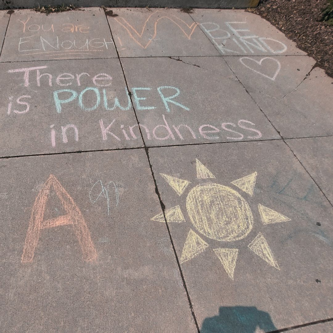 Library4NUCC's tweet image. There is Power in Kindness

#SidewalkChalkWisdom #PositiveSigns #LibraryLife #ChalkDrawing #ArtIsEverywhere