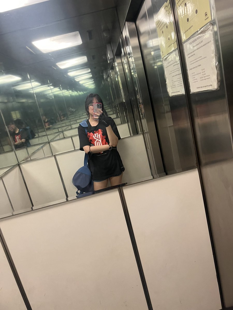 sleepingserlen's tweet photo. Stream after gym 🫠 Hello, I’m live! https://t.co/hQe75ubSTq https://t.co/Dj9ATXL2Q1