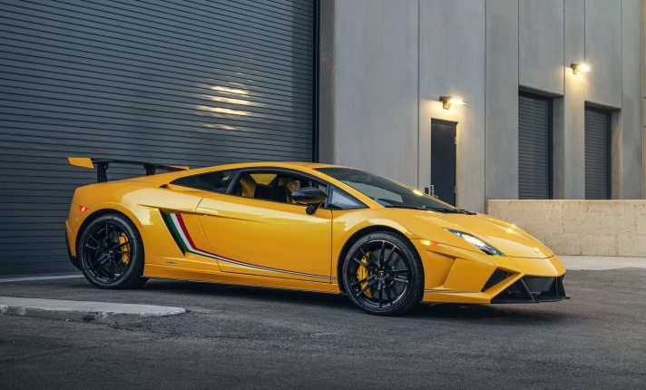 In the world of top-notch supercars, small production numbers are one of the imperatives and signs of prestige, quality, and value. This article is the story of the best-selling Lamborghini! #Lamborghini #Gallardo #FunFacts #LuxuryTravel

edelstark.com/esmagazine/en/…
