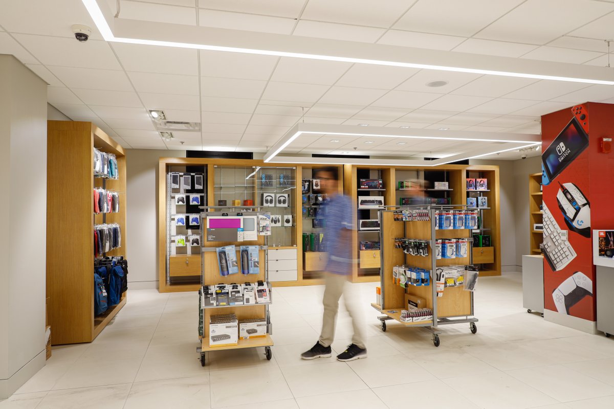 MU_MiTech's tweet image. Did you know you can spend your MULaa at MiTech? Stop by and pick up the accessories you need to start the school year, or shop online at MiTech.MiamiOH.edu.