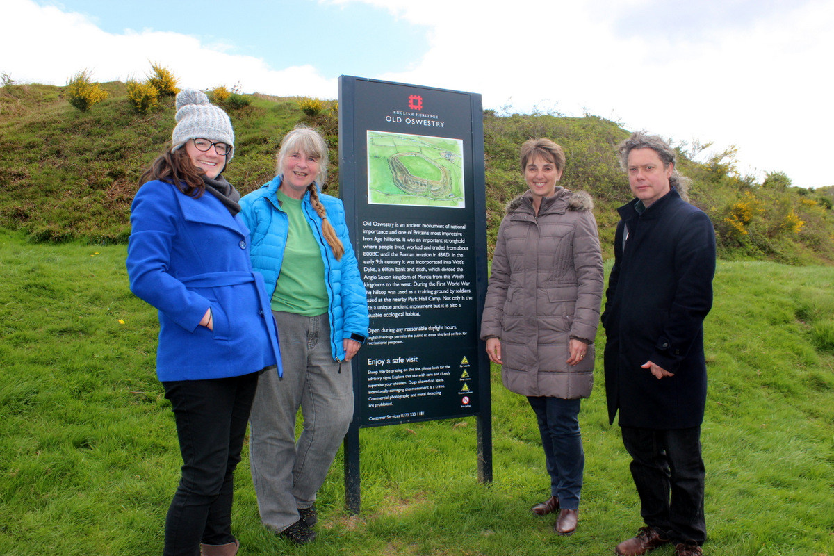 The local hillfort community group - Oswestry Heritage Gateway - were delighted to support <a href="/EnglishHeritage/">English Heritage</a> in the work to update Old Oswestry's signboard. 
#Oswestry #Shropshire #community #heritage
#HillfortsWednesday