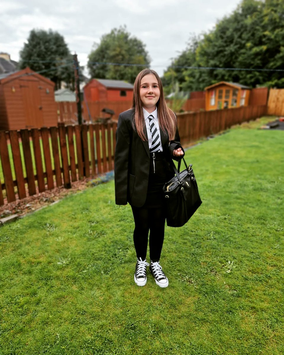 danniibarr's tweet photo. BPS graduate, starting her next chapter 🩷 @BonnybridgePS @BPSMissStanners @KilpatrickDonna @BPSMrChalmers https://t.co/C9v5oFccWl