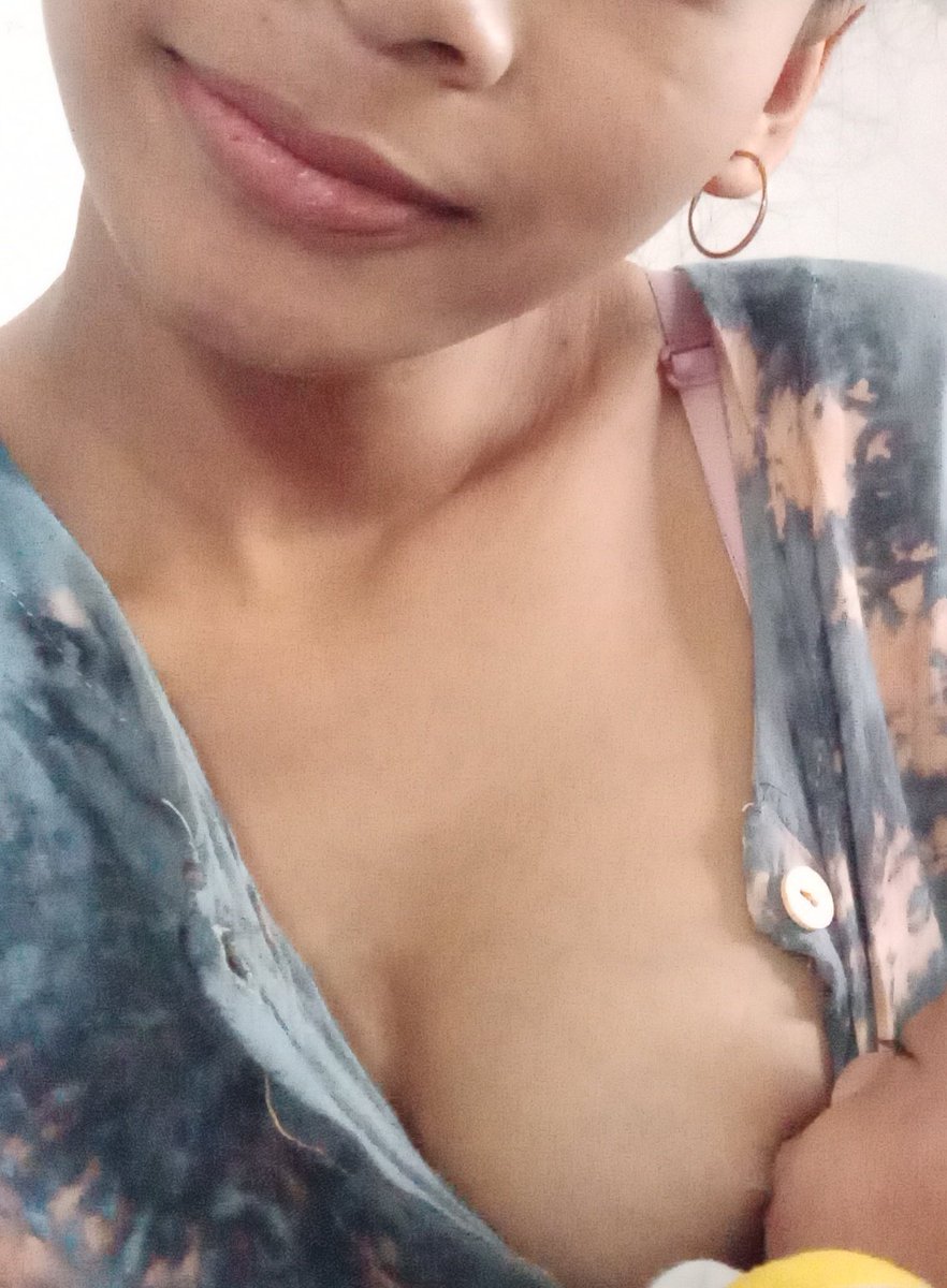 passmona21's tweet photo. Ada yg maw nenen sebelah gk https://t.co/HmlJblmsux