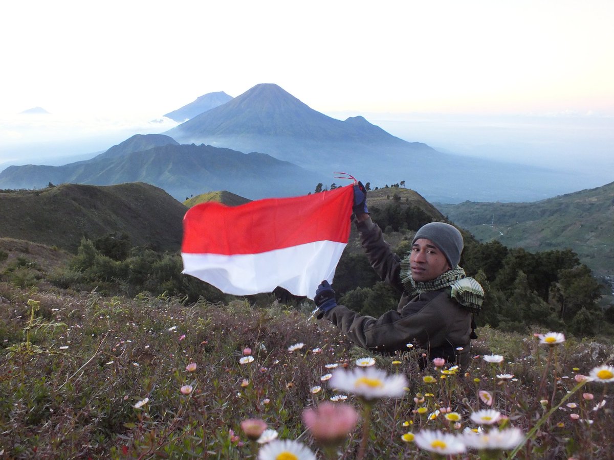 17 Agustus 2014 yang silam di puncak Prau, Wonosobo. Dirgahayu Indonesia (17 Agt. 2023).