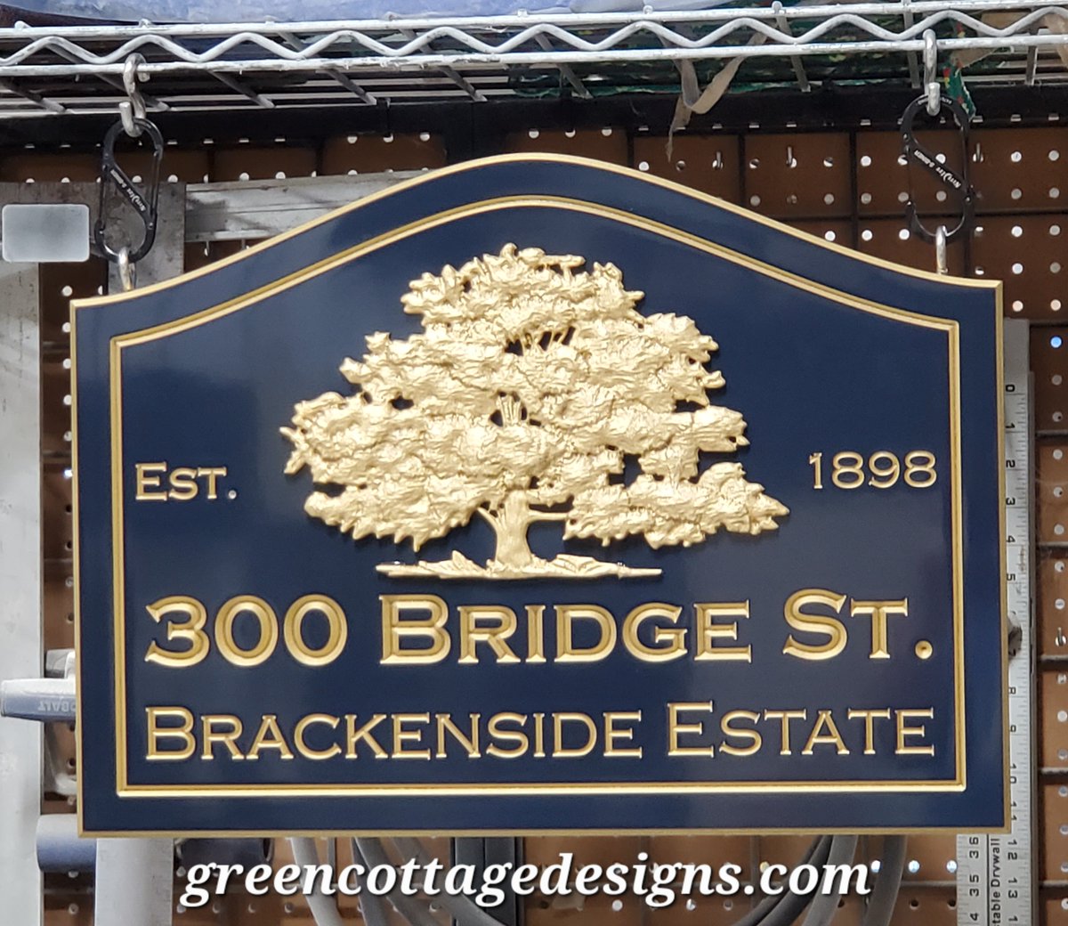 cottage_green's tweet photo. Historical Horse Farm Signs Estate Name Driveway Entrance Signs by https://t.co/mxWEx0l0jL #BrackensideEstate #MacPhail #NewYorkHorseFarm #customsigns https://t.co/ee3y6B32q4