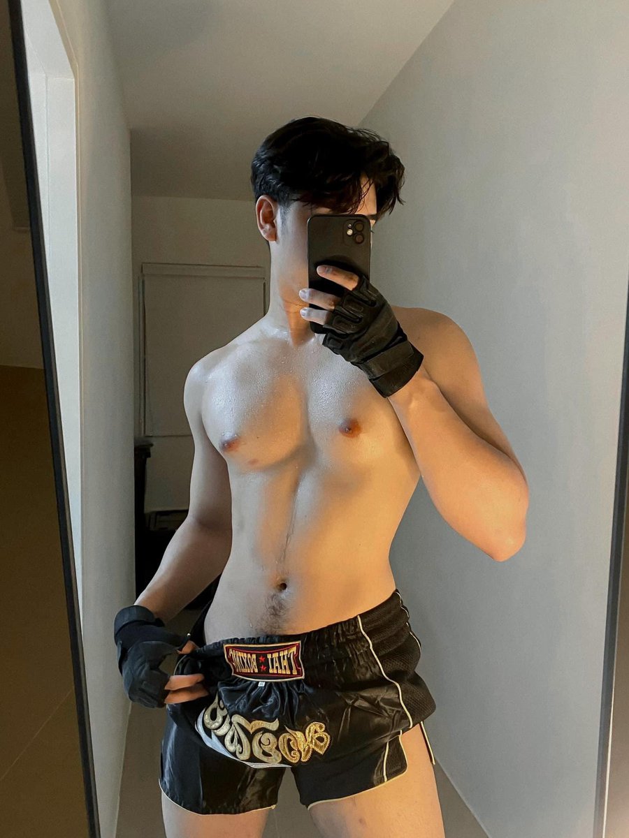 bankkwas's tweet photo. คาชุดมวยเลยก็ได้💦 https://t.co/zWQm7VT4kY
