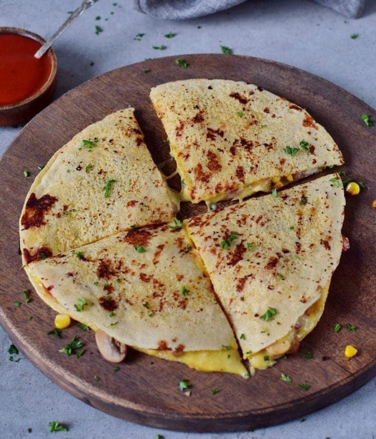 Vegan Quesadillas 😍
They're made with my homemade gluten-free tortillas, and I filled them with chickpeas instead of black beans. 😋
📌Recipe: elavegan.com/vegan-quesadil…
#Elavegan
#veganrecipe
#glutenfree
#veganquesadillas