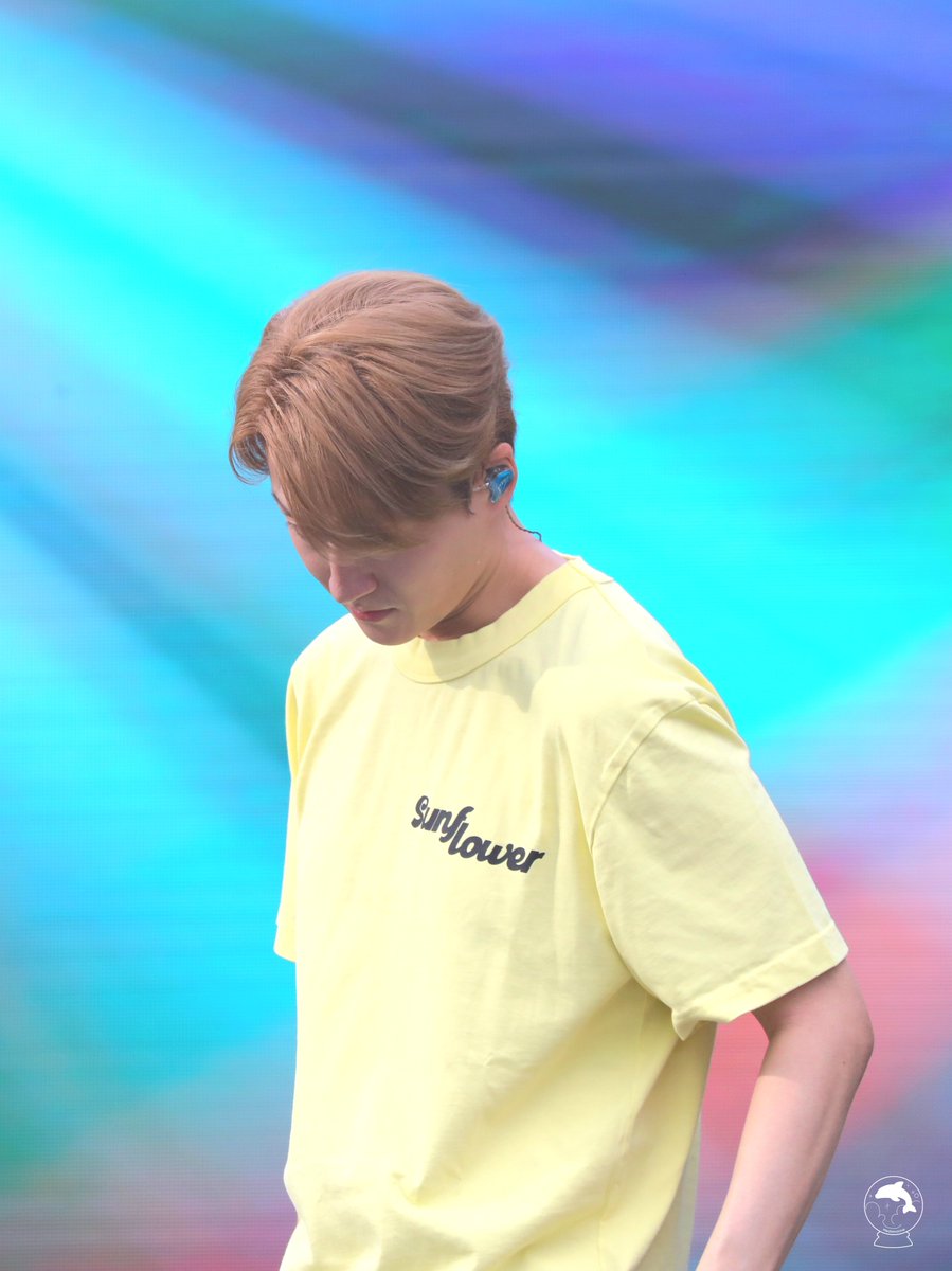 🫢쟤가 걔야??
😻맞아 그 잘생겼다고 소문이 자자한 걔