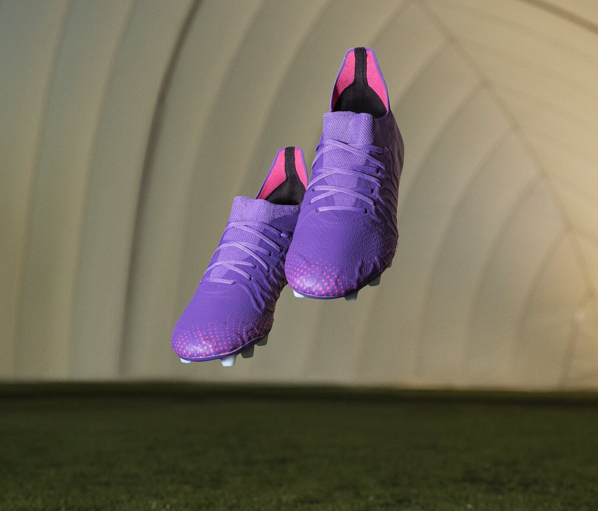 COMPETITION TIME 🙌🏻

We've linked up with <a href="/PressBoxPR/">Press Box PR</a> to give you the chance to win a pair of <a href="/canterburyNZ/">Canterbury</a>'s BRAND NEW  Speed Infinite Elite boots - Purple colourway edition.

Simply 👇
❤️ Repost &amp; like
📲 Follow <a href="/TalkRugbyUnion/">Talking Rugby Union</a> 
❓ And enter here: talkingrugbyunion.co.uk/win-a-pair-of-…