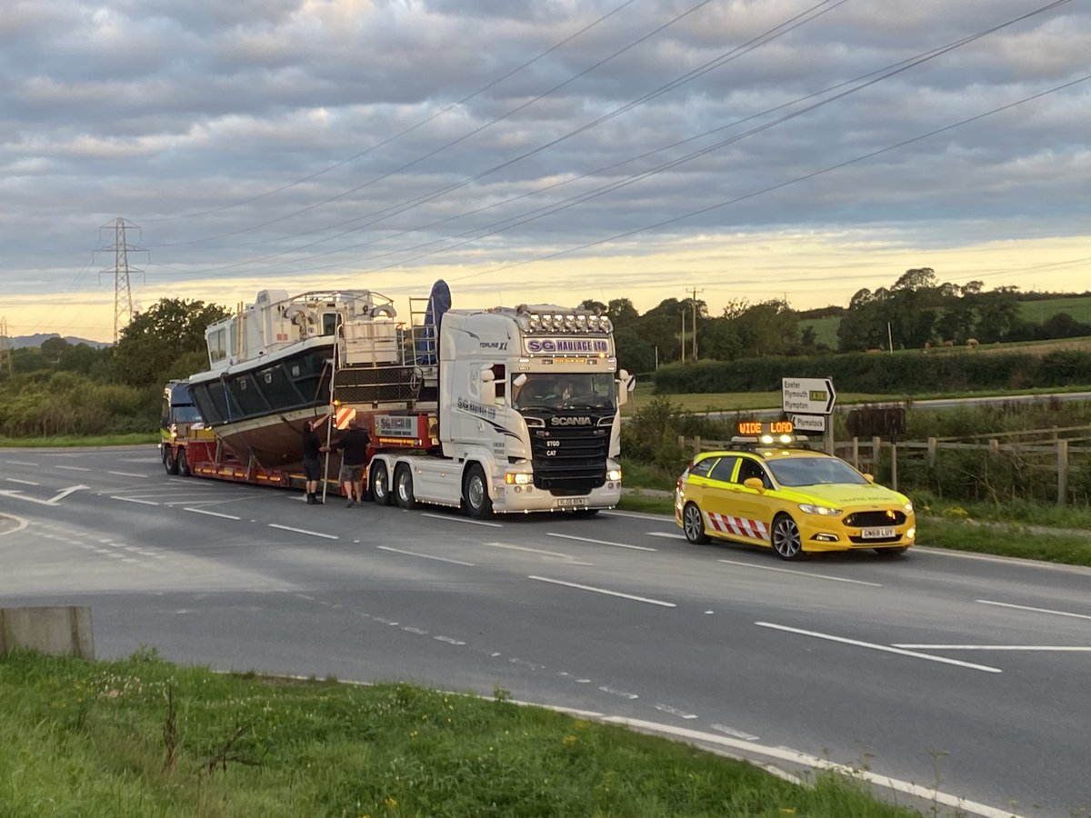 abnormal_loads's tweet image. Large diving vessel escorted out of Mountbatten #Plymouth this morning to the A38. #AbLoad