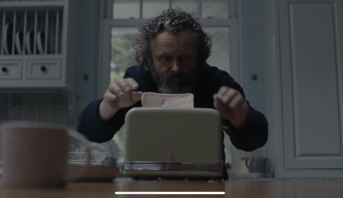 TheBendySlow's tweet photo. What is it about men I fancy and BREAD??? This entire music video is about bread disappearing in a toaster I can’t 🤣 #ItsBread https://t.co/lB03Wt3vob