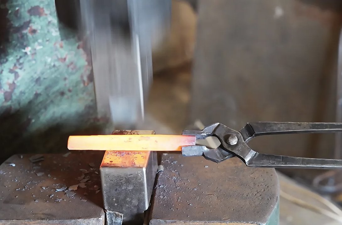 artArmor's tweet photo. Blacksmith's tongs, hammer dies. Forging update

https://t.co/rURZD6TBCK https://t.co/NTL9fGATIv