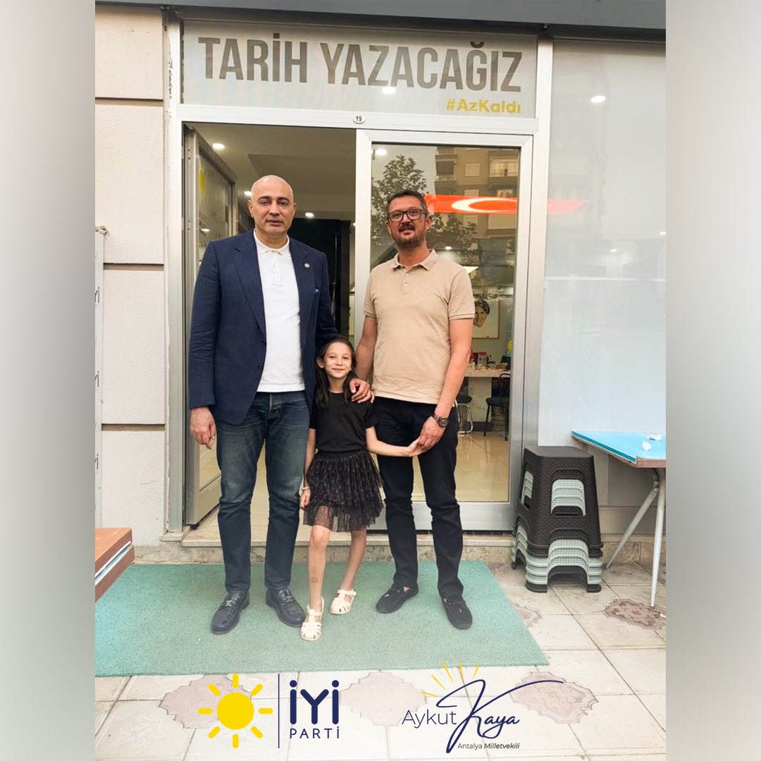 İl Başkanımız Vahdet Afşin Karacan, 21. Dönem Milletvekilimiz Sn. Nesrin Ünal ve İl Başkan Yardımcımız Alper Arıkan’la birlikte Kumluca İlçe Başkanlığımızı ziyaret ettik. Kumluca İlçe Başkanımız Bekir Bircan’ın şahsıma vermiş olduğu plaket ve göstermiş olduğu misafirperverliği