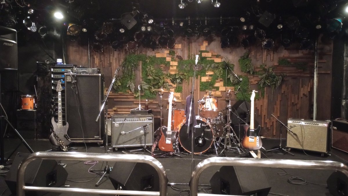 a_starphase25's tweet photo. L'Arc～en～Cielコピバン、リハーサル完了！
さあ、もうすぐ本番！
念願の南堀江knaveでライブ出演🎵
めちゃめちゃ楽しみ😄 https://t.co/YU2RkLOo5N