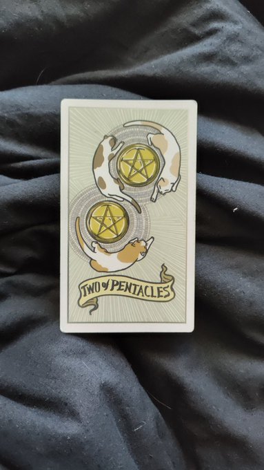 16 серпня - ваша #картадня у #таро це - 2 пентаклів. Легкий та позитивний день. Я б дав характеристику<a href="/tag/%D0%BA%D0%B0%D1%80%D1%82%D0%B0%D0%B4%D0%BD%D1%8F"class="tags">#картадня</a><a href="/tag/%D1%82%D0%B0%D1%80%D0%BE"class="tags">#таро</a>