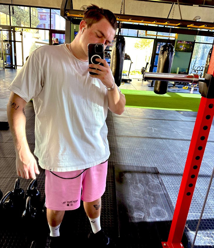 Digi (Delusional) tweet media