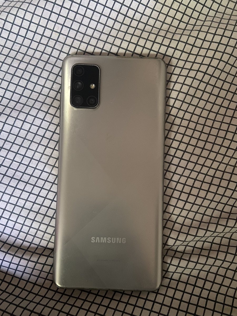 bururulee's tweet photo. 🫶 wts lfb ph 🫶

• preloved Samsung Galaxy A71 •
 128 GB, 8GB RAM
 64 MP Main, 32 MP Front
 with charger 

P3,500 only 
shopee link avail! [below]

ORIGINAL
rfs: old / spare phone

issue: battery easily drained, may need replacement

# selling sell secondhand android iphone https://t.co/8hXxSNVZQH