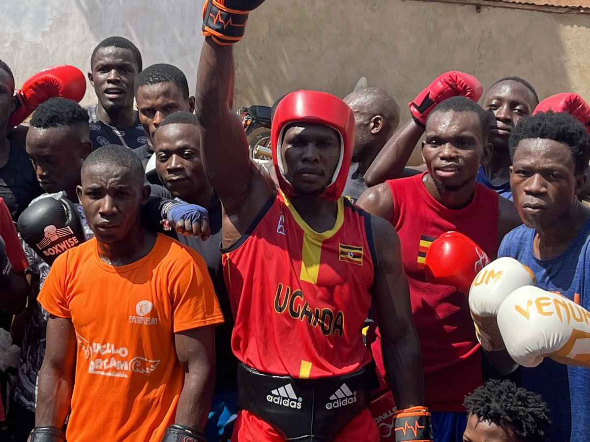 BwogiMusa's tweet photo. Today marks the last day of training and sparring at east coast boxing club naguru,we ready and safe for Saturday’s fight of 19th August versing the Samuel Muloko of @DRC Congo.
#TMSMB #TMOLYBWOGI⚡️ #BOXINGFORCHARITY #SPORTSFORDEVELOPMENT https://t.co/kHEvZUGS39