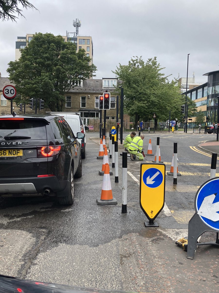 Can anyone help me understand the purpose of these newly fitted bollards in Gosforth, which appear to do little besides narrow the lane and block cyclists’ access to the ASL? cc/ <a href="/space4gosforth/">space for gosforth</a> <a href="/NewcastleCC/">Newcastle City Council</a>