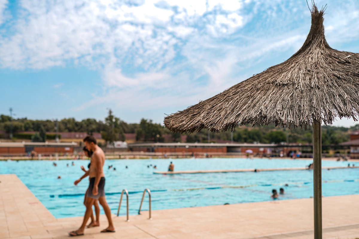deportecmadrid's tweet photo. 🌞 Este verano descubre las instalaciones deportivas del Parque Deportivo Puerta de Hierro de la @ComunidadMadrid: https://t.co/zH6s9Dxyrf 

✅ Más de 300.000 m2 para el ocio y la práctica deportiva en contacto con la naturaleza. ¡Vente!   

#MadridEsDeporte #VeranoEnMadrid https://t.co/qKZwTDX1M9